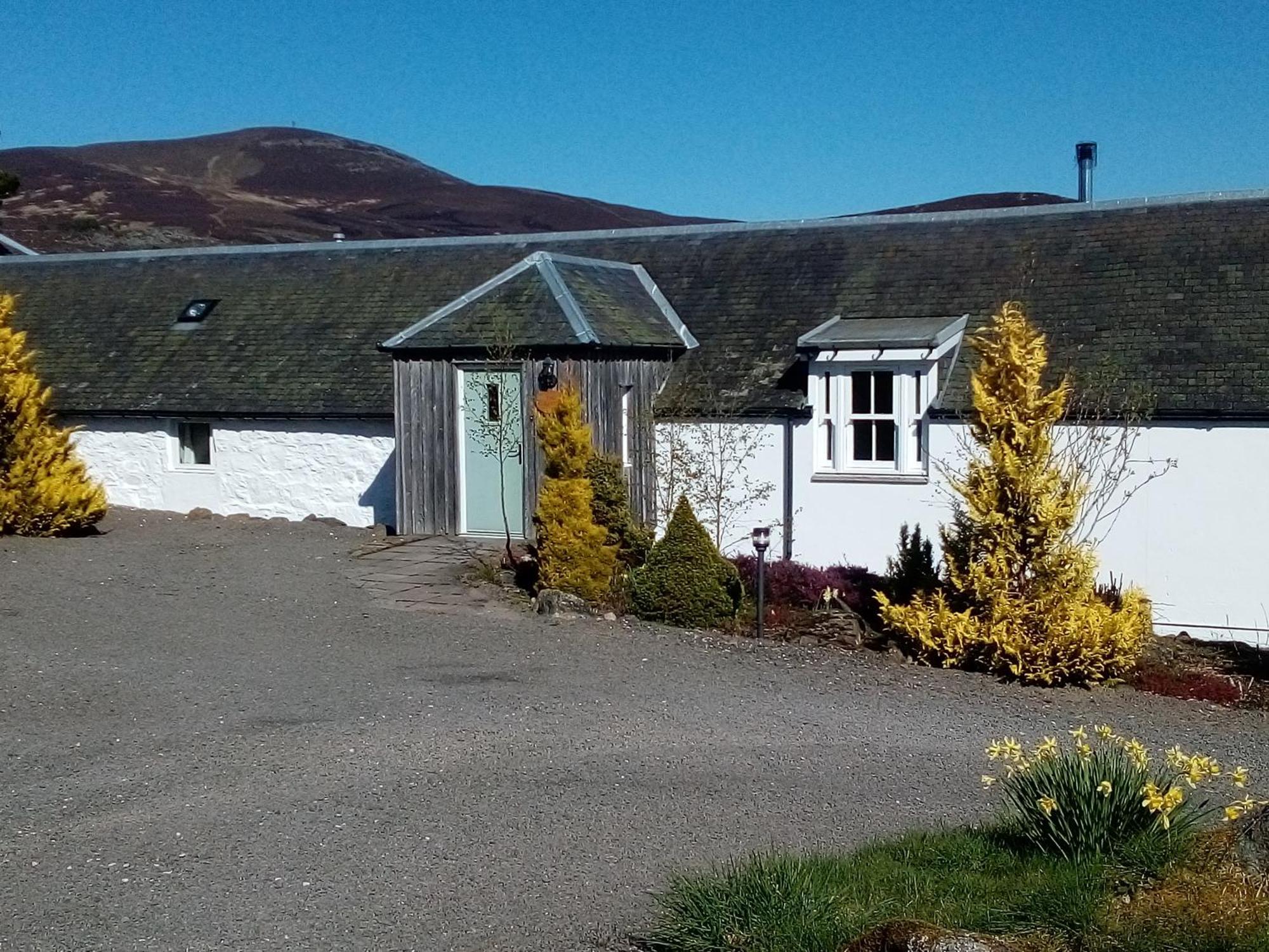 Dalnoid Cottages & Treehouses Nr Glenshee المظهر الخارجي الصورة